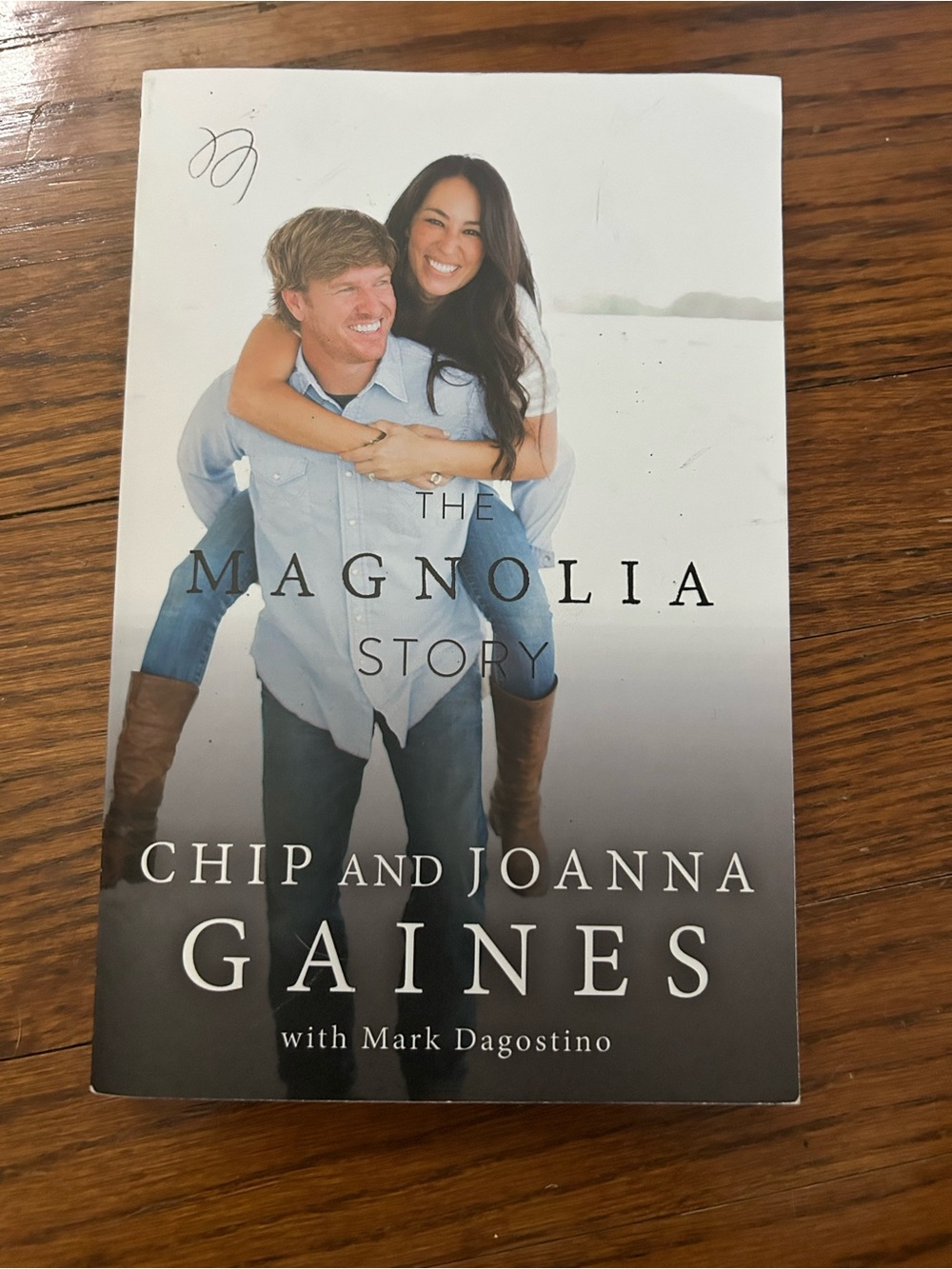 Chip and Joanna Gaines: The Magnolia Story - White Cover